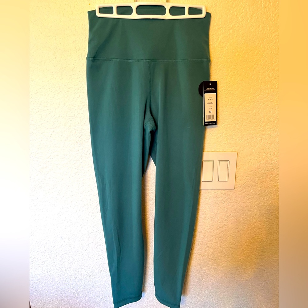YOGALICIOUS NWT, Lux North Sea Leggings